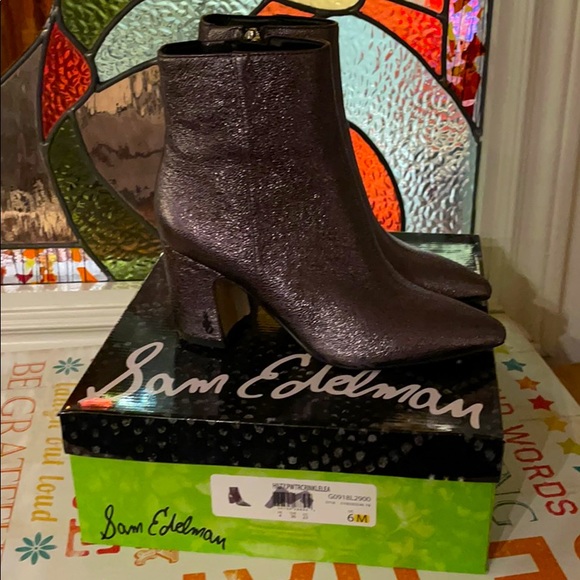 New silver booties - Picture 1 of 4